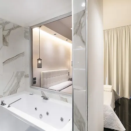 Chez Anna - Adults Only